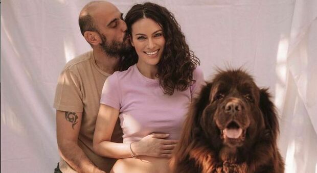 Paola Turani è incinta, l'annuncio su Instagram: «niente è impossibile»