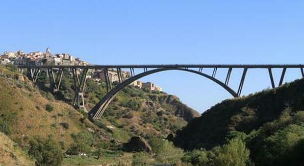 Sequestrato il ponte Morandi a Catanzaro. «Materiali scadenti per la manutenzione»