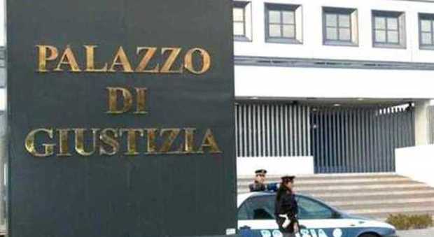 Viterbo, caso Vinitaly: al via processo al giornalista Paolo Gianlorenzo e all'ex assessore regionale Angela Birindelli