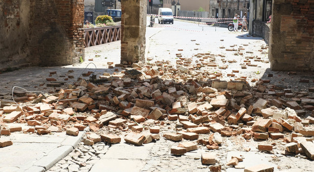 Mura crollate con il maltempo: chiesto lo stato di emergenza