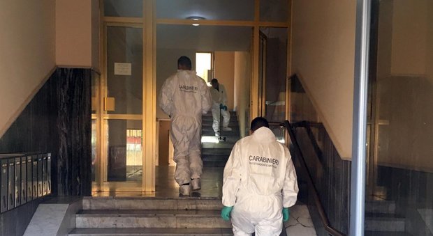 Giallo a Cagliari, donna trovata morta in casa: il coinquilino era ai domiciliari per stalking