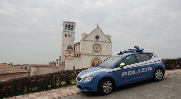 Assisi,espulsi quattro parcheggiatori abusivi