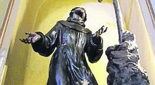 Sorrento, furto sacrilego; rubato il cordone della statua di S.Francesco