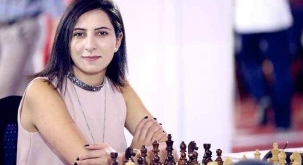 Campionessa di scacchi discriminata per la sua nazionalità, si apre un caso internazionale