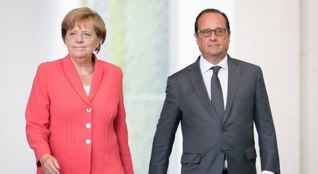 Immigrazione, Merkel: «Italia e Grecia aprano subito centri di registrazione»