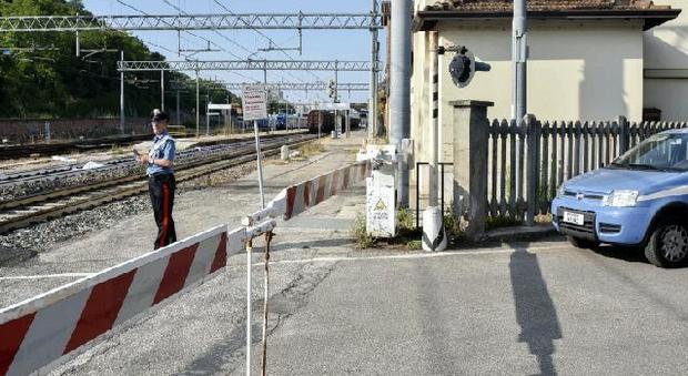 Studentessa 24enne di Conegliano apre le braccia e si fa travolgere dal treno