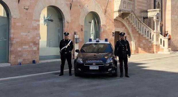 Foligno, venerdì 17 con arresto per droga. Sequestrata eroina, in azione i carabinieri