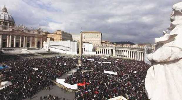 «Biglietti per la canonizzazione dei Papi a San Pietro»: truffa delle agenzie ai fedeli