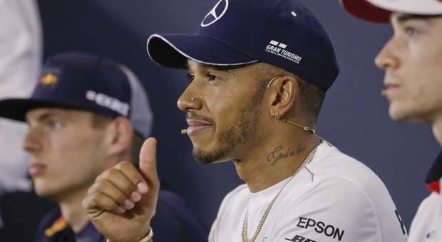 Hamilton tra Formula 1 e calcio: «Inghilterra in finale, sarò a Mosca»