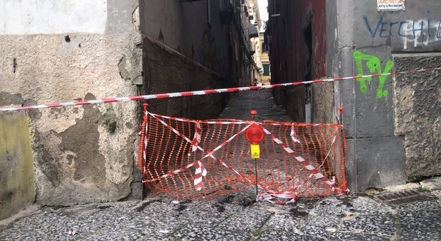 Napoli, gli sfollati del corso Vittorio Emanuele disperati: «Non ci abbandonate»