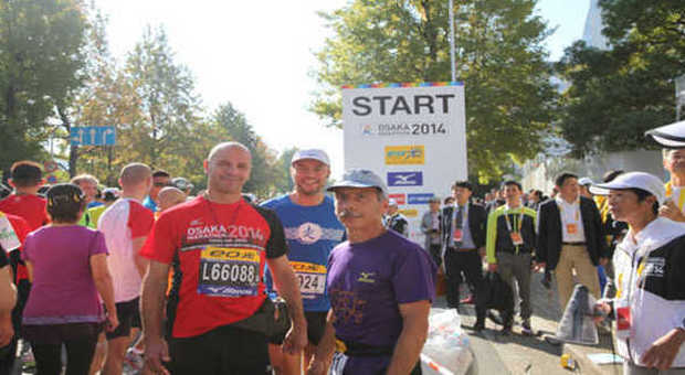 Aldo, Giovanni e Nico alla partenza della maratona di Osaka