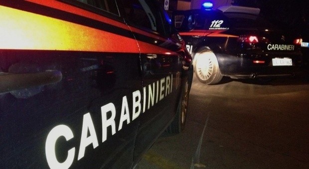 Tenta il suicidio sui binari, 17enne salvato dai carabinieri: "Forse vittima del Blue Whale"
