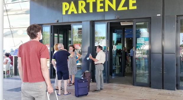 Aeroporti, l'ad di Enav: «Brindisi sarà hub del Mediterraneo»