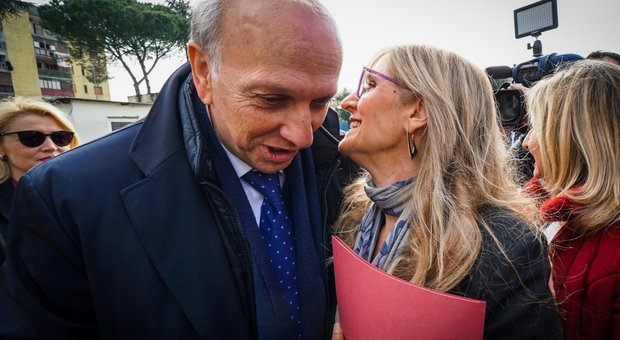 Napoli, è polemica sulle frasi del ministro Bussetti: «Disprezza il Sud»