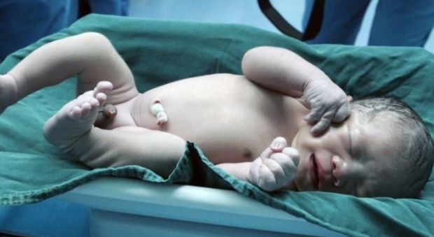 Il bambino nato da un embrione congelato 12 anni fa