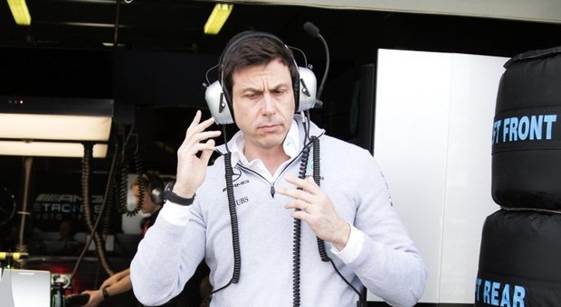 Formula 1, Wolff è prudente: «Mercedes veloce? La Ferrari lo era nei test del 2019...»