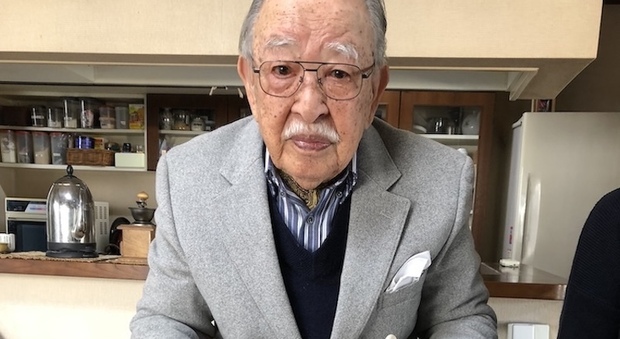 Shigeichi Negishi, morto il "vero" papà del karaoke: aveva 100 anni