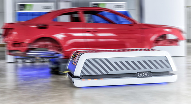 Un esempio di smart factory Audi che dice addio alla classica catena di montaggio