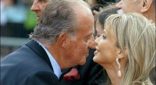 Juan Carlos, l'ex re spagnolo a processo per le molestie all'amante: negata l'immunità penale