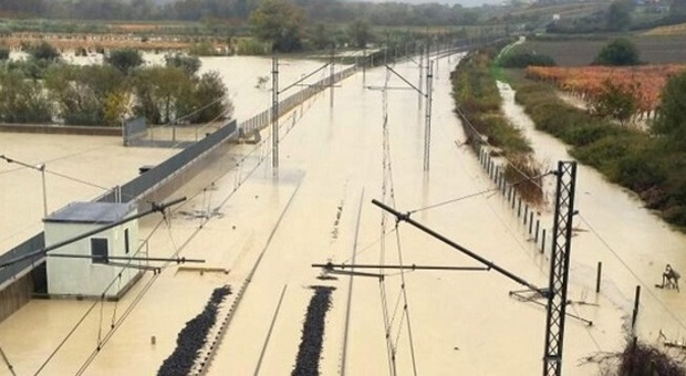 Il maltempo rallenta i treni Ritardi fino a 5 ore ​sulla linea Adriatica