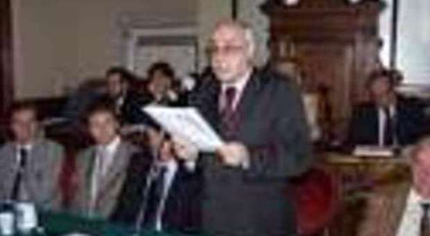 Nella foto l'ex sindaco Giuseppe Emili