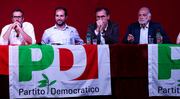 Pd Campania, ressa per le candidature: alla Camera duello Topo-Sarracino. M5S, Conte sfida Di Maio a Pomigliano