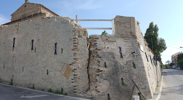 Il muro di cinta del convento dei Cappuccini