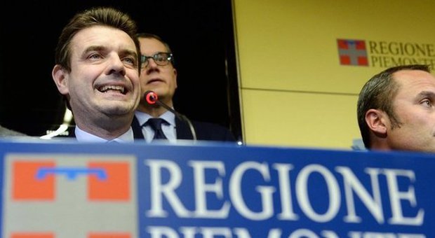 Spese pazze in Piemonte, la procura "Processate il governatore Cota"