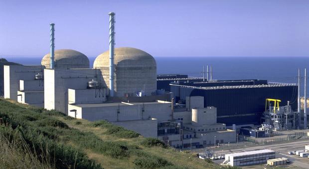 Francia, esplosione alla centrale nucleare di Flamanville: «Non c'è rischio di contaminazione»