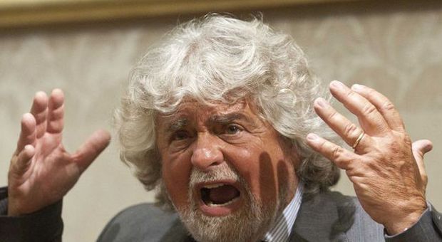 Legge elettorale, Grillo: «Fermare all'ingresso gli “abusivi” del Parlamento»