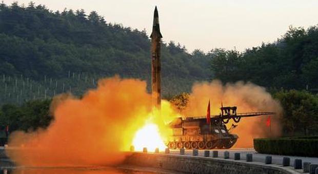 Corea del Nord lancia due missili nel Mar del Giappone