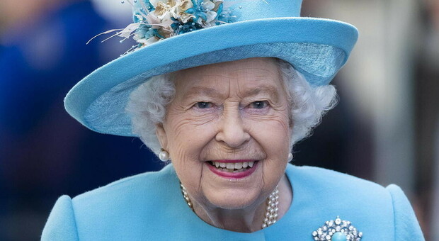 La regina Elisabetta salterà la cerimonia di apertura al Parlamento: ecco il motivo