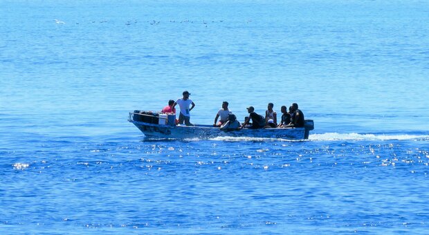 Allerta in Sardegna: sbarcati 6 migranti algerini positivi al coronavirus