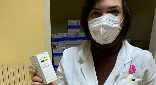 Puglia, la prima pillola antivirale somministrata a cinque pazienti. I nuovi casi sono 4.904
