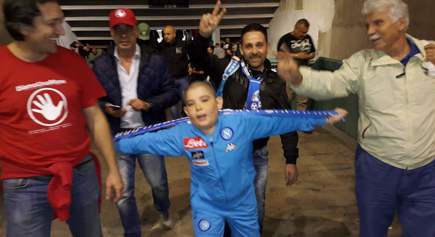 Napoli, dopo Alessio, tutti i bambini di oncologia al San Paolo con gli Ultras