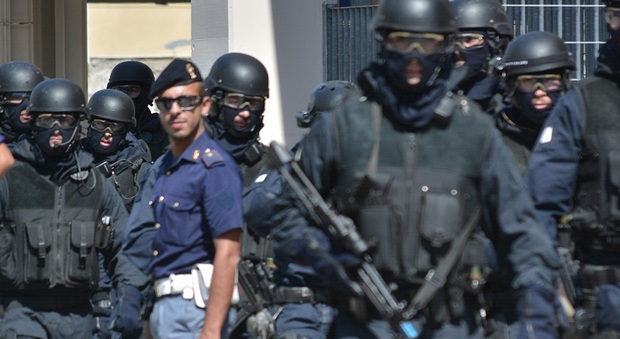 Roma, arrestato in un albergo somalo ricercato: favorì l'ingresso di due siriani vicini all'Isis