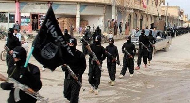 Il jihadista stanco dell'inferno dell'Isis: "L'Fbi mi aiuti a scappare dalla Siria"