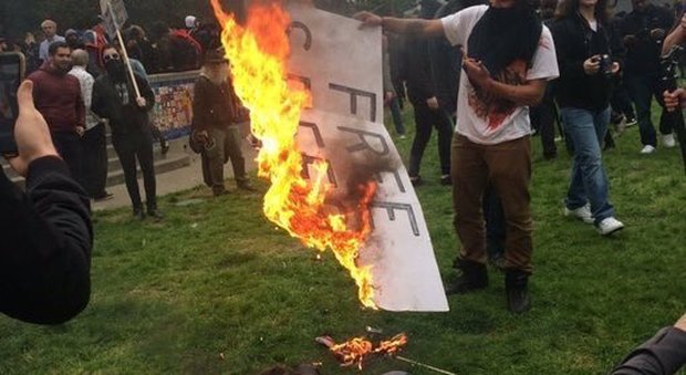 Berkeley, 7 feriti e 10 arresti negli scontri fra sostenitori di Trump e anarchici