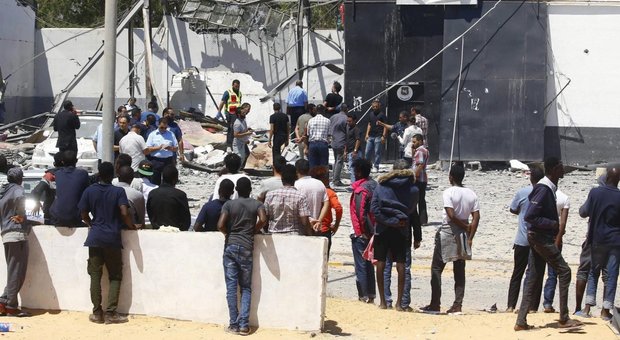 La Libia valuta il rilascio dei migranti nei centri di detenzione: sono 7.000