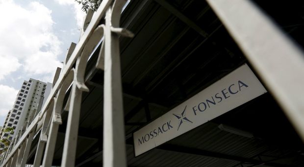 Blitz della polizia negli uffici Mossack Fonseca a El Salvador