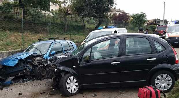 Frontale tra auto a Sant'Elia Fiumerapido, 50enne elitrasportata a Roma