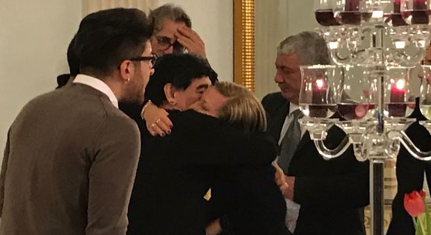 Maradona al San Carlo: in scena una lunga storia d'amore