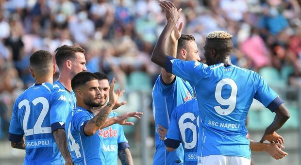 Il Napoli si diverte col Pescara: 4-0 ed è pronto per il campionato