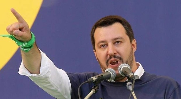 Salvini: «Chi tiene Gesù fuori dalla scuola non è un buon educatore»