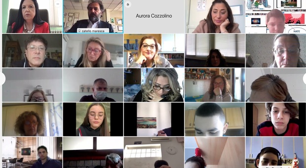 Cento studenti di Napoli a lezione con Maresca per discutere di cyberbullismo