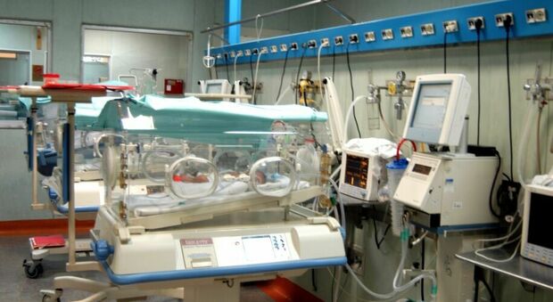 Bimbo di cinque mesi morto al Santobono, odissea tra gli ospedali di Benevento e Napoli