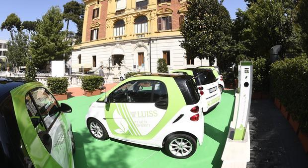 Le Smart elettriche che verranno utilizzate per Luiss Green Mobility è il primo servizio universitario in Europa dedicato ad una mobilità condivisa e sempre connessa