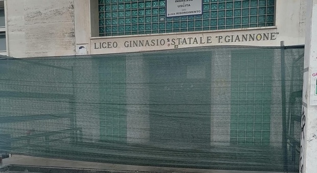 L'ingresso principale del liceo classico "Giannone"