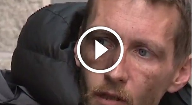 "Avevano i chiodi nella faccia", la testimonianza di un senzatetto che ha soccorso i ragazzi di Manchester