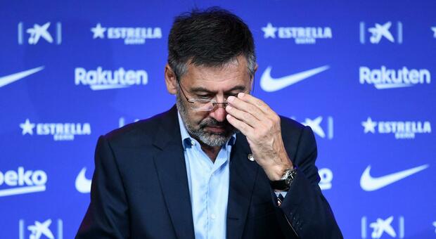 Bufera sul Barcellona, l'ex presidente Bartomeu arrestato per il “complotto” contro Messi e gli altri contestatori